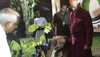 30/08 - Tree Planting - Archbishop of Canterbury